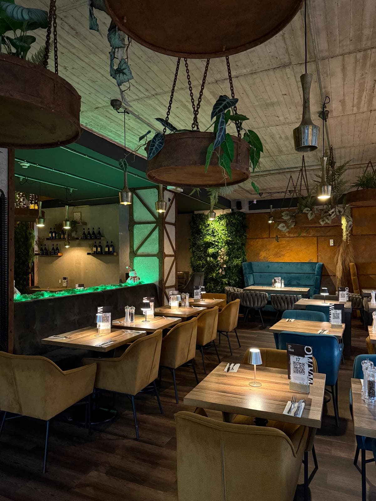 WAMO Bar & Lounge